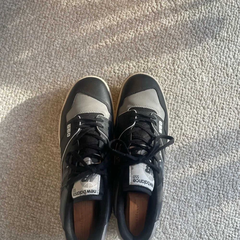 New Balance 550 Men's Black and Gray Shoes - Picture 2 of 6